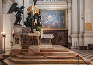 San Giorgio Maggiore - der freistehende Altar von links.