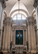 San Giorgio Maggiore - Altar in einer der Nischen der Seitenschiffe.