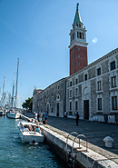 San Giorgio Maggiore - Kampanile und Kai an der Nordwestseite zur vorgelagerten Marina zu.