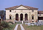 Die Portalfassade der Villa Saraceno 1991.