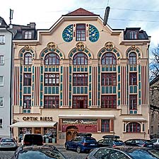 Wohn- und Geschäftshaus, Ainmillerstraße 22