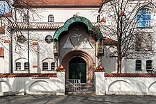 Haupteingang der Erlöserkirche in der Südfassade.