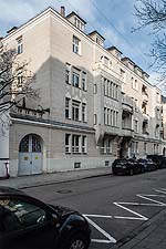 Haus Nr. 13 in der Straßenflucht, von Südwesten aus.