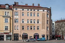 Eckhäuser, Wohn- und Geschäftshäuser, Mietshäuser Am Harras 16