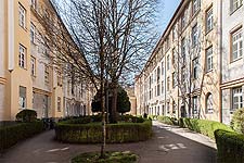 Blick nach Westen in den Hof zwischen den Häusern Daiserstraße 19 und 21.