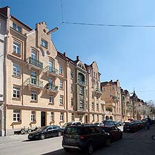 Straßenflucht der Daiserstraße mit den Häusern Daiserstraße 17, 19, 21, 23, 25.