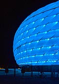 Die Allianz Arena in L�wenblau