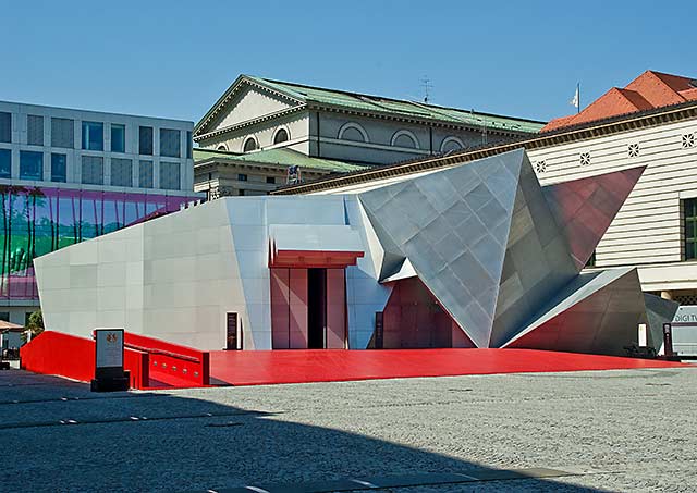 Pavillon 21 der Bayerischen Staatsoper auf dem Marstallplatz - Juni 2010