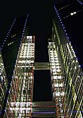 Highlight Towers München - die beleuchteten T�rme von Norden