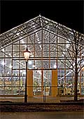 Glashaus des Daglfinger Blumenmarktes - nachts