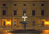 Die Bronze-Skulptur des Kronprinz-Rupprecht-Brunnens auf der Ostseite der Residenz am Marstallplatz