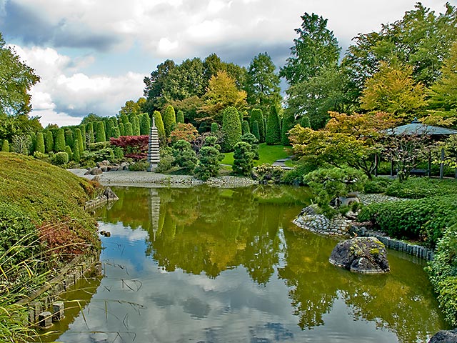 Japanischer Garten im Herbst