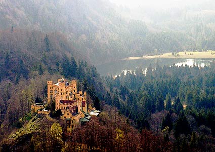 Schloss Hohenschwangau und Schwansee bei F�ssen im Allg�u