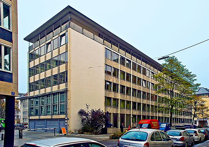 Erzbischöfliches Ordinariat München - d
er Baublock an derMaxburgstraße